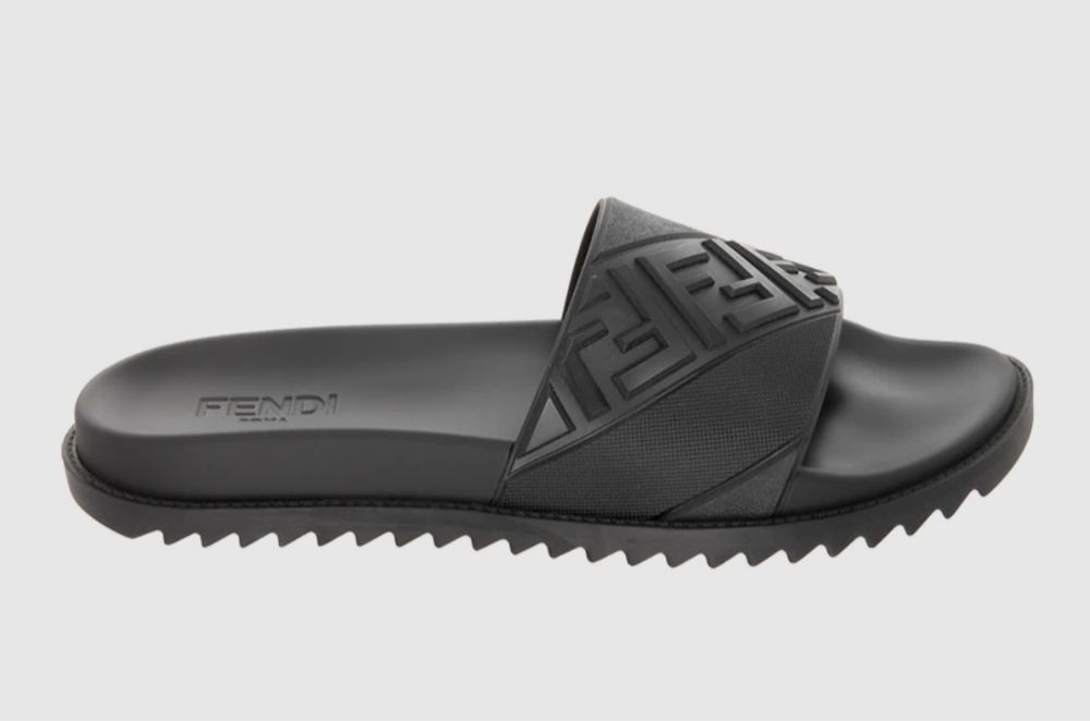 Мъжки чехли на Fendi