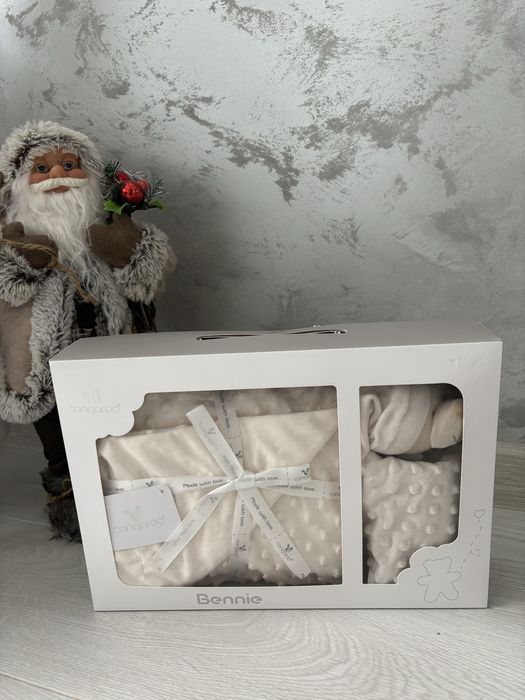 Бежов комплект одеало и играчка