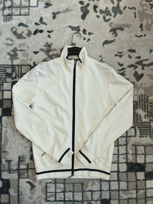 Продам мужские одежды новые