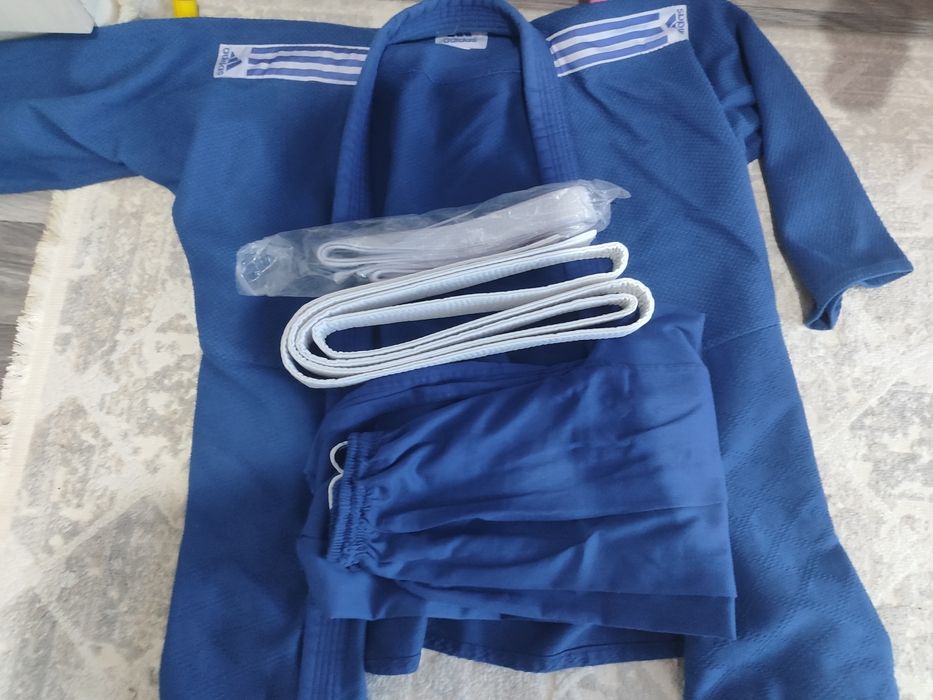 Продам синее кимоно для дзюдо