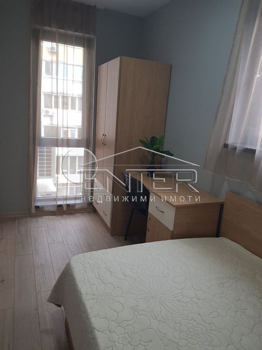 Дава се под наем Тристаен апартамент в Варна, Цветен квартал - 75 кв.м за 650 € - Снимка #8
