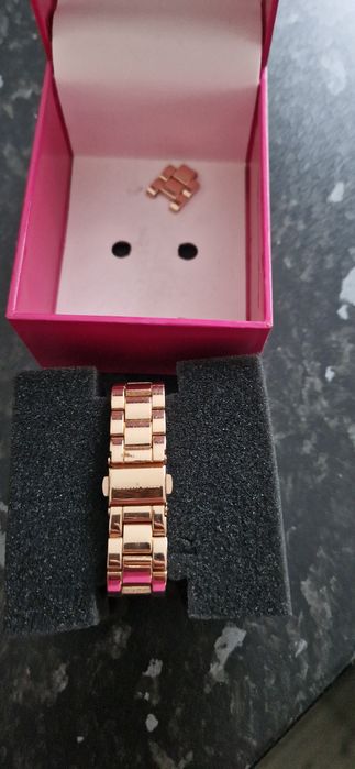 Часовник Steve Madden