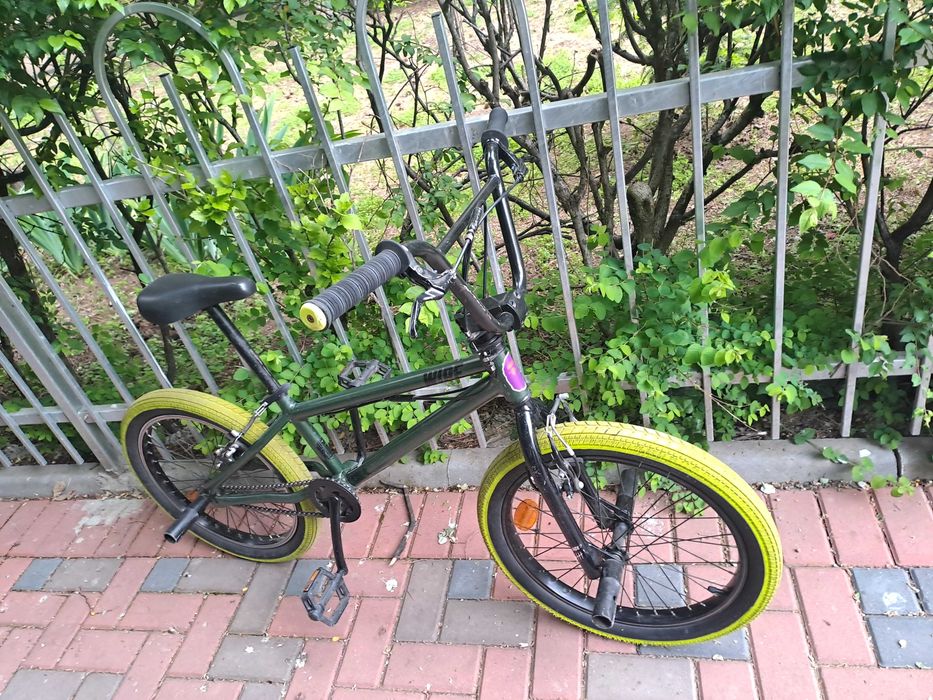Bicicleta BMX negru