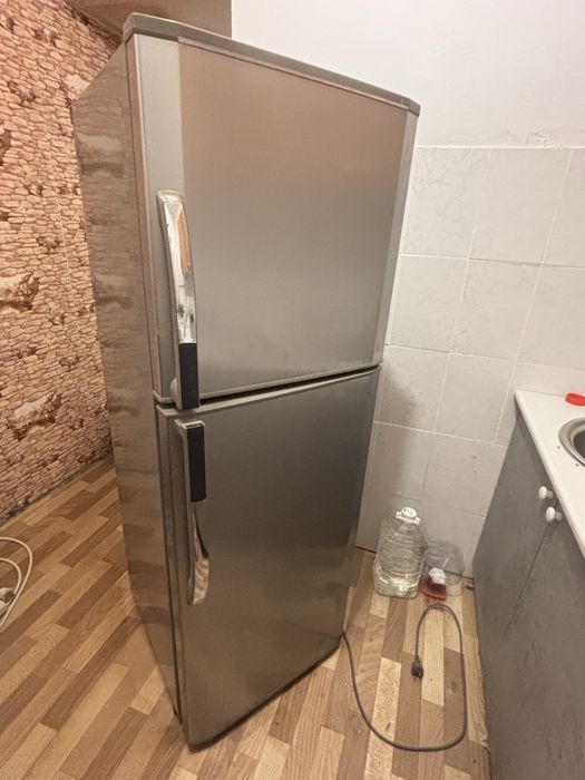 Продам холодильник LG