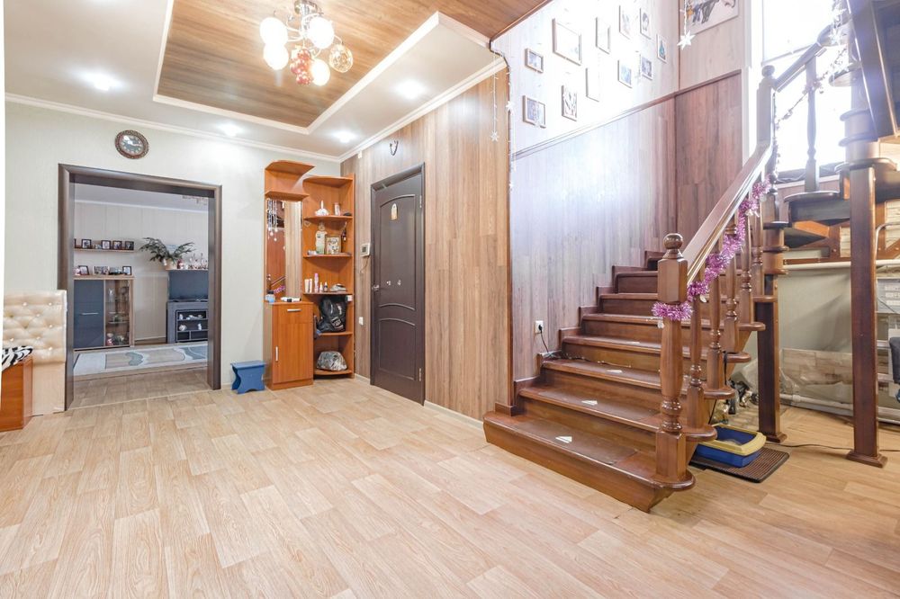 Срочно!!! Продажа дома 10 соток. Юго-Восток левая сторона . Торг