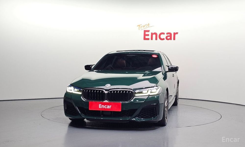 BMW M550i xdrive (2021)