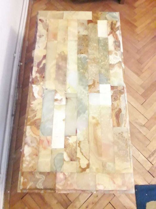 Masa dreptunghiulara cu blat onix si picioare din bronz
