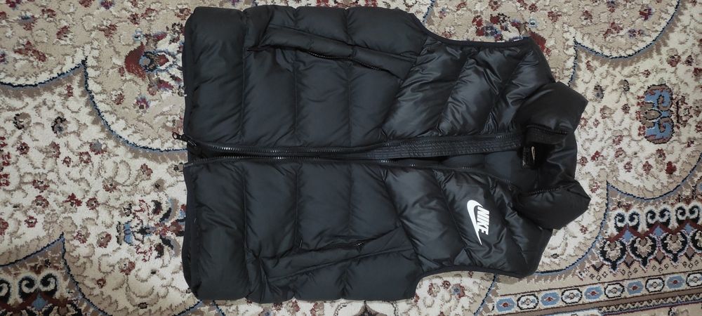 Безрукавка nike оригинал