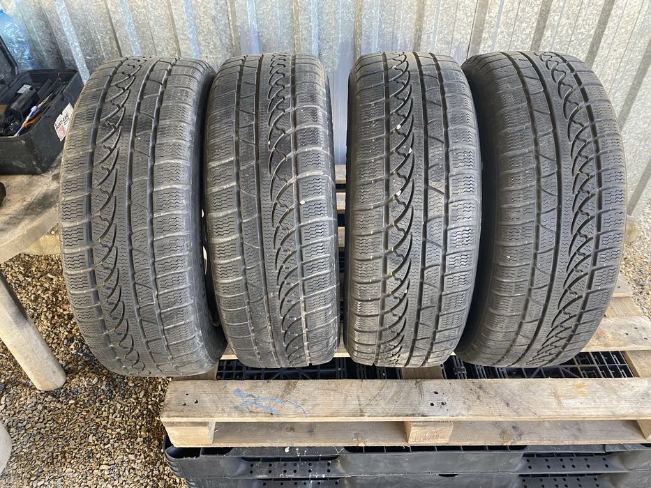 215/55/17 Зимни