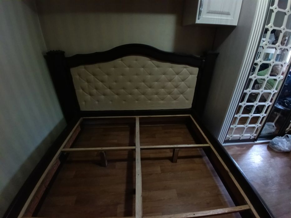 Кровать из массива сосны