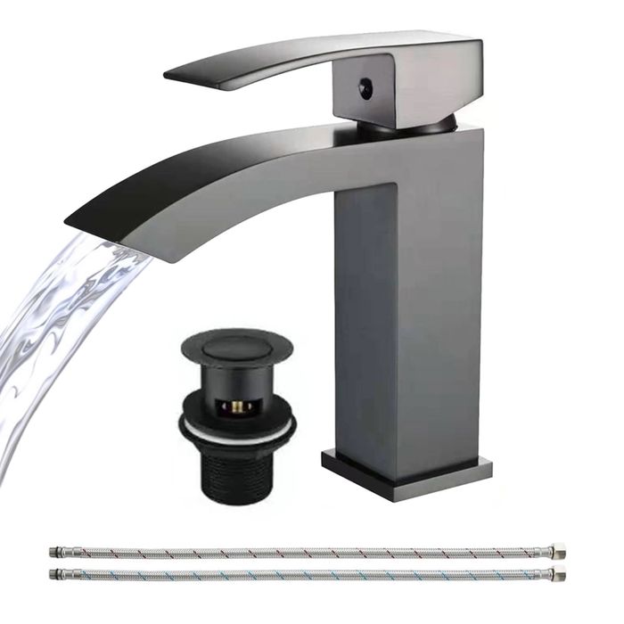 Baterie baie cu cascadă