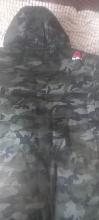 Продам пуховик марки Reebok