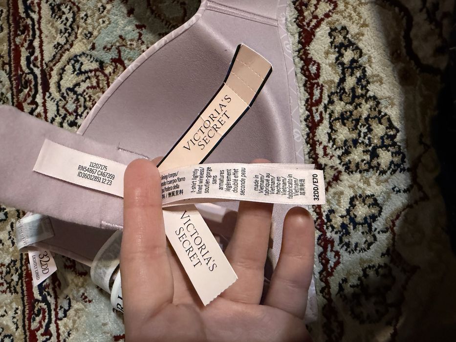 Нижнее белье Victoria Secret