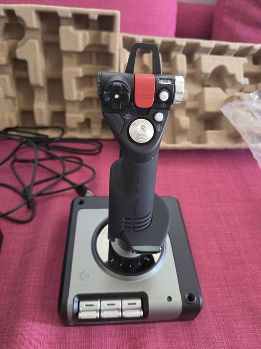 Logitech X52 Hotas