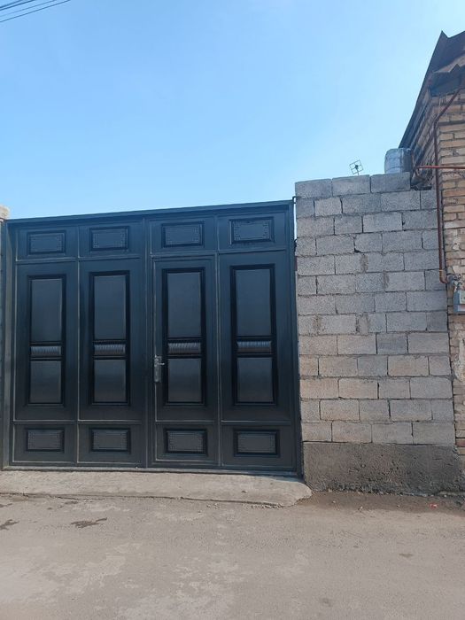 Xovli sotiladi. Eski shahar bozor yonida