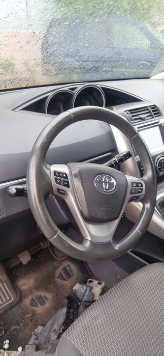 Тойота Версо Toyota Verso 2014г.  1600куб. 112кс. D4D ДИЗЕЛ НА ЧАСТИ