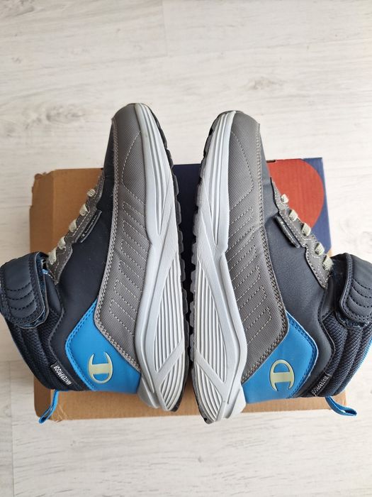 Adidasi Champion waterproof mărimea 35