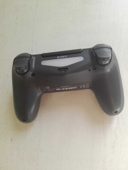 Продам геймпад Sony PlayStation 4