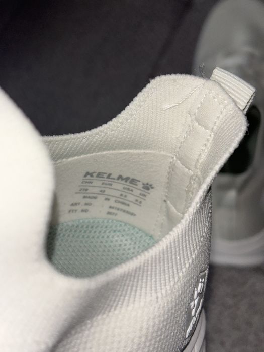 Кроссовки белые «Kelme» летние