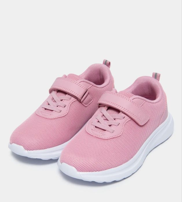 Продам кроссовки новые