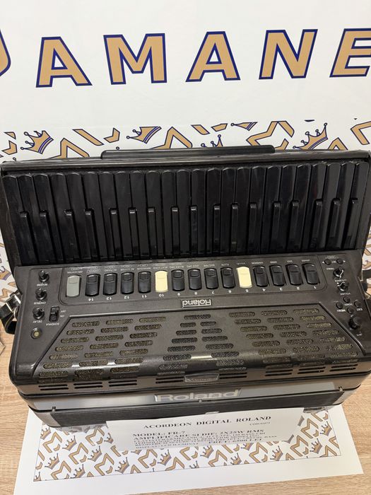 Acordeon Roland FR-7 ! Fară baterie si încarcator !