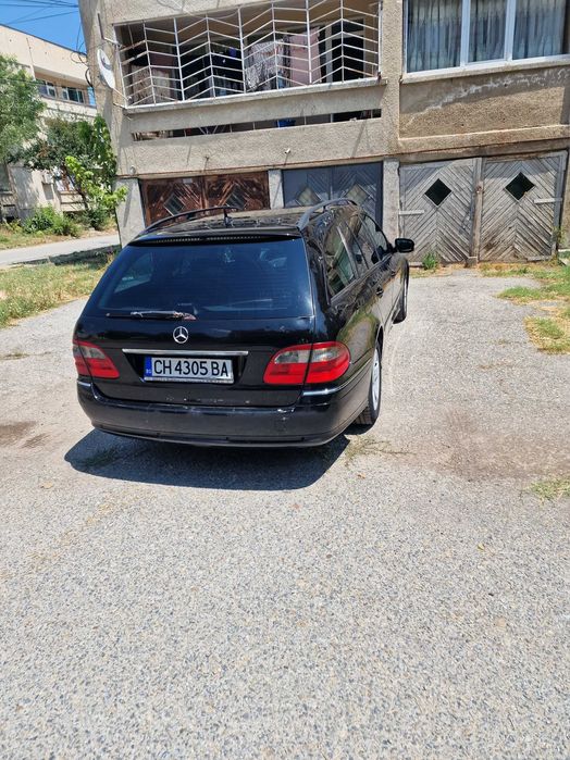 Продавам  мерцедес е220 ,2007 година.