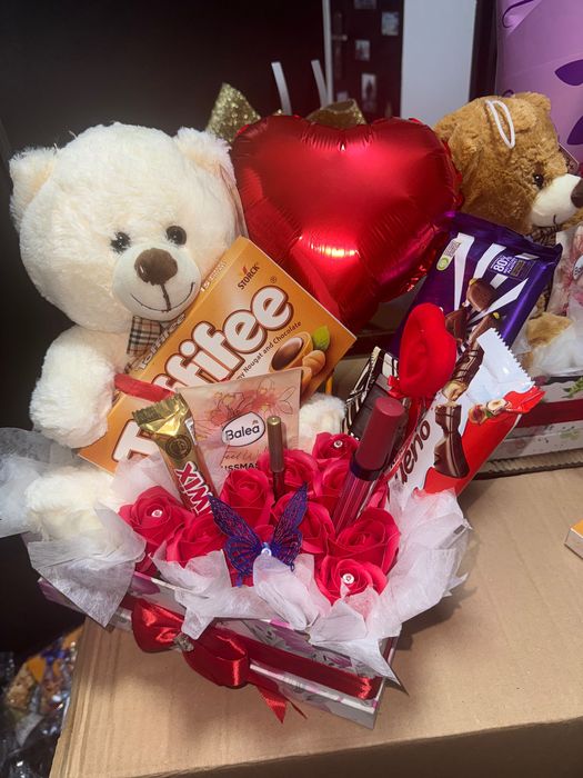 Realizez buchete și aranjamente din trandafiri de săpun