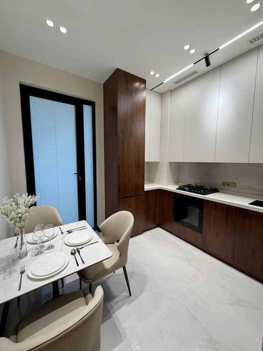 Pakrwood 3 комнатная новый Люкс ремонт, мебель + техника кадастр есть