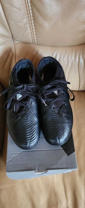 Детски бутонки ADIDAS номер 34.