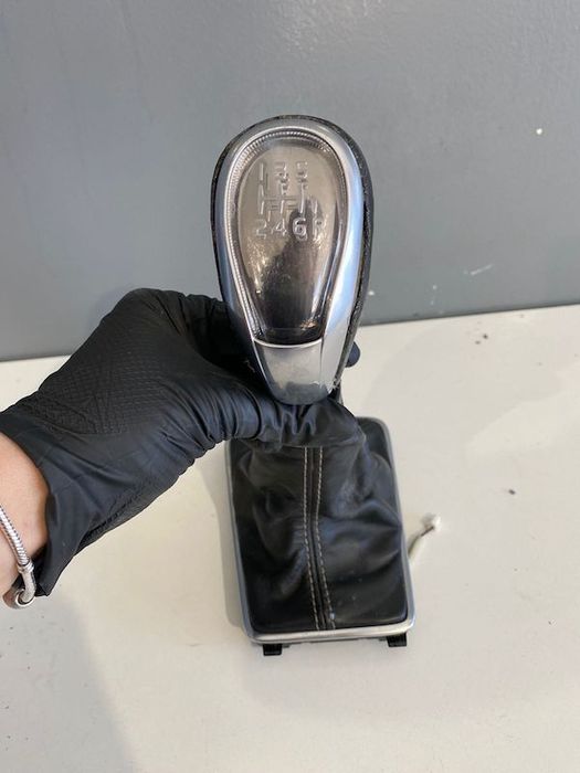 Nuca schimbator viteze VOLVO V40 2012-2019