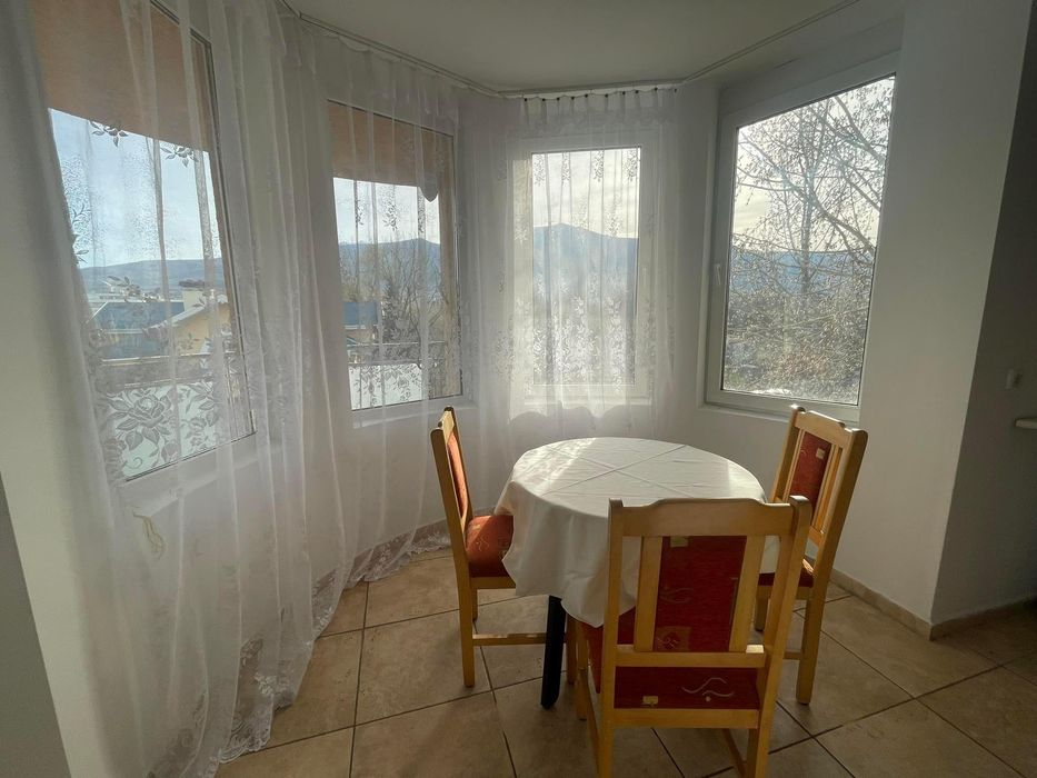 Дава се под наем Двустаен апартамент в София, Витоша - 103 кв.м за 500 € - Снимка #1