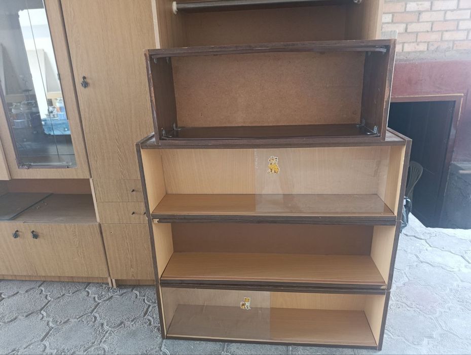 Продаются книжные полки