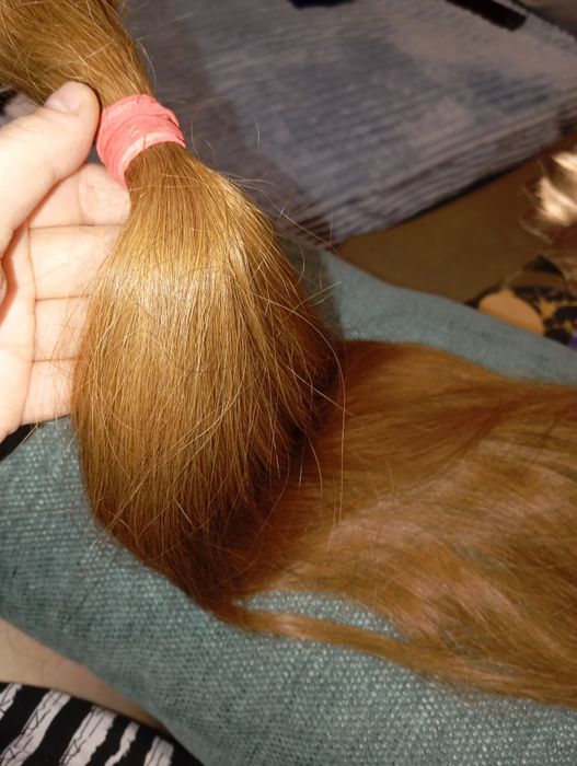 Срочно натуральные волосы