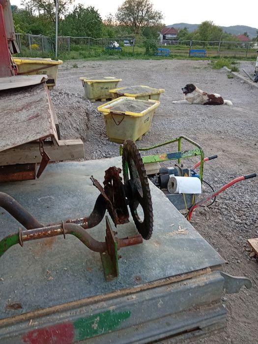 Ax caii John Deere 1085