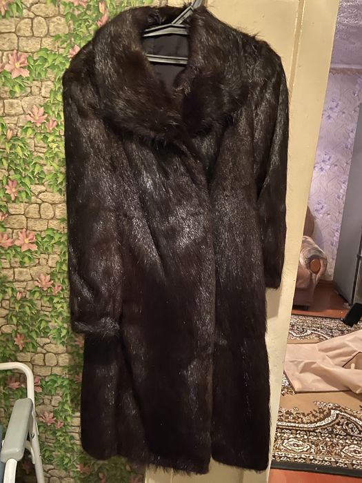 Продам  шубу нутрия