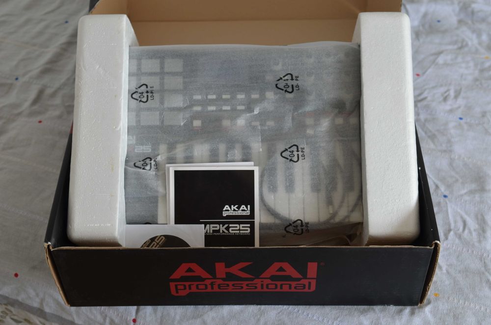 AKAI MPK25 professional usb/midi keyboard [ca nou / mint,near-mint]