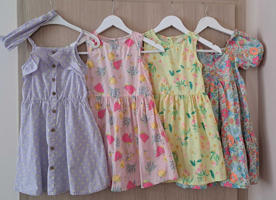 Рокли, бельо, чорапи,