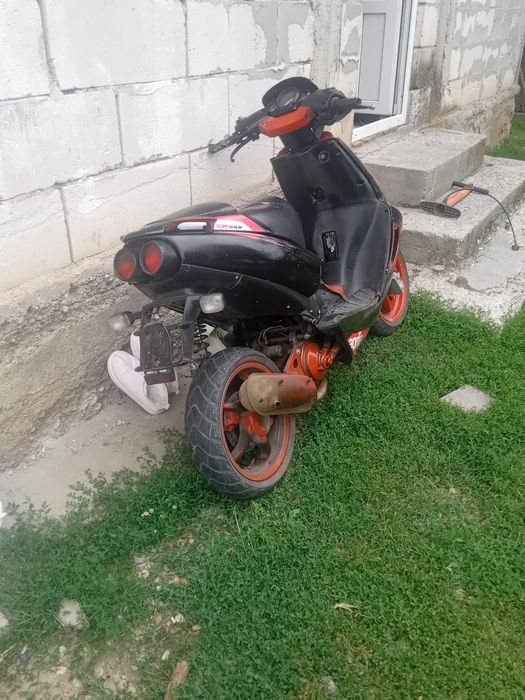 Se vinde scuter aprilia  sr 50
