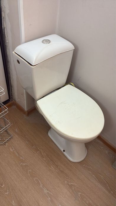 Продам унитаз в хорошем состоянии