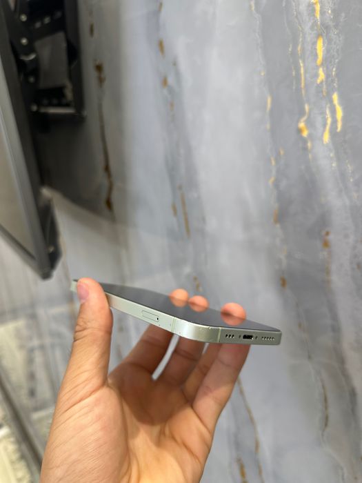 Iphone 12 128.         .