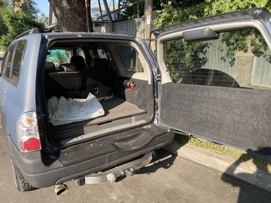 Продам автомобиль Suzuki xl7