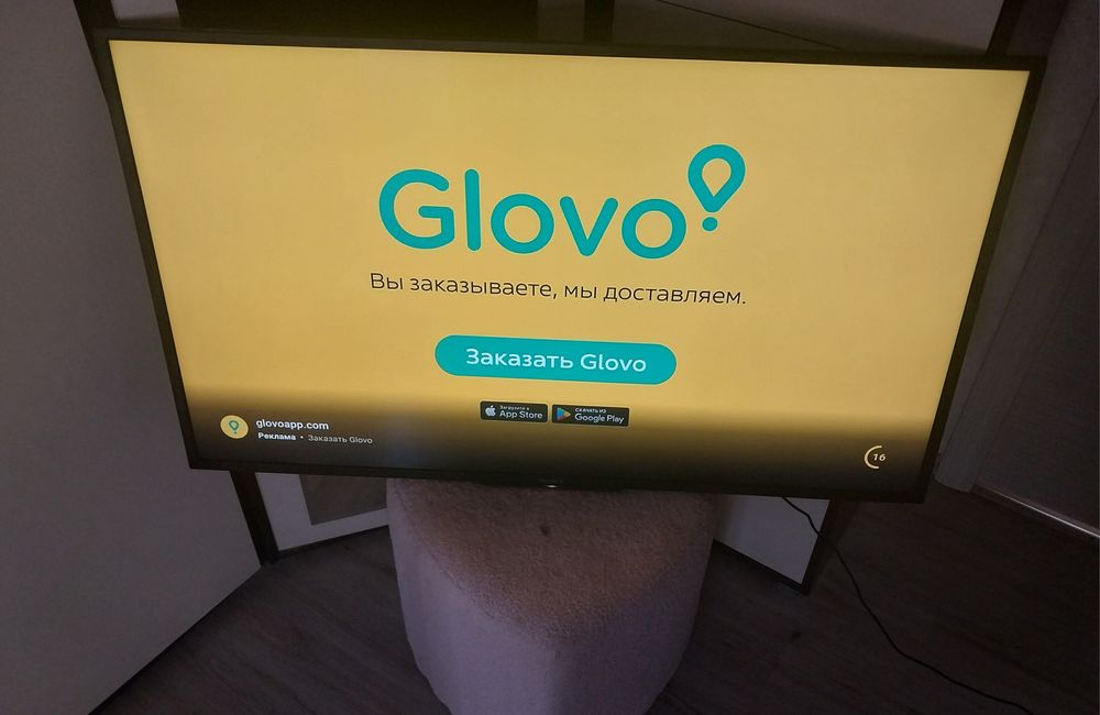 Смарт телевизор Sony 81см. С креплением на стену.