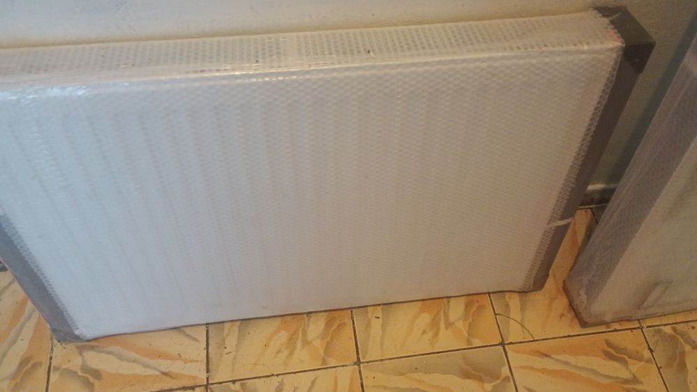 Centrala pe gaze cu 2 calorifere și țevi