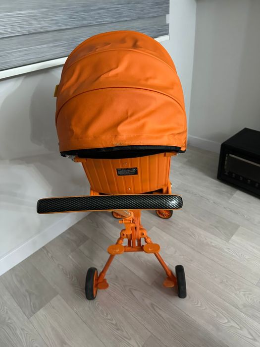 Коляска в хорошем состояний