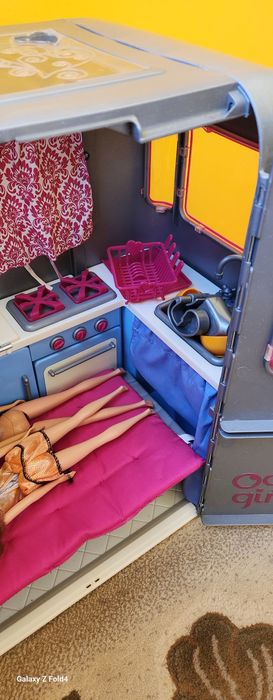 Rulotă Barbie cu păpușa Barbie