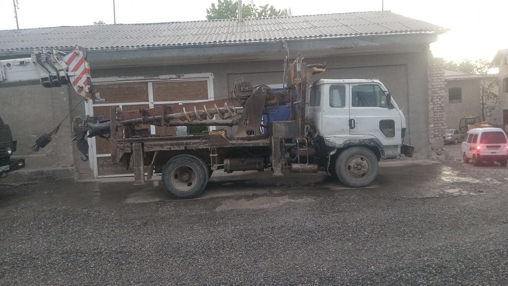 Buravoy kran sotiladi