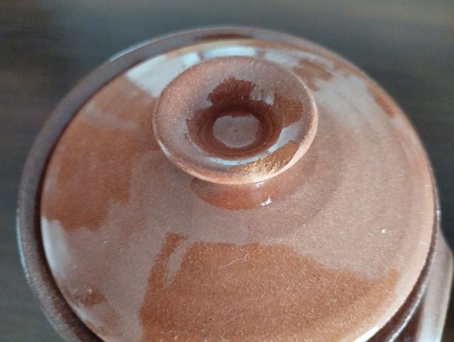 Продавам битови гърнета 2 броя.