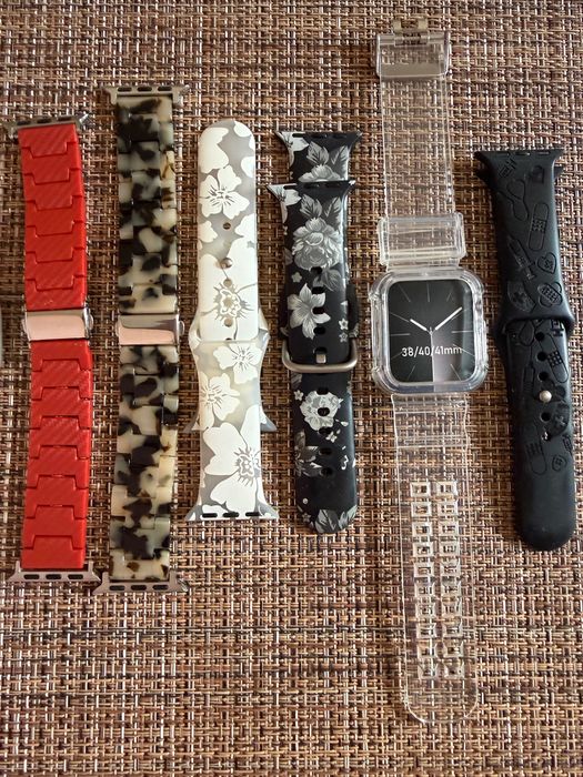 Apple Watch Series 9 41 mm – Отлично състояние + 7 каишки + аксесоари