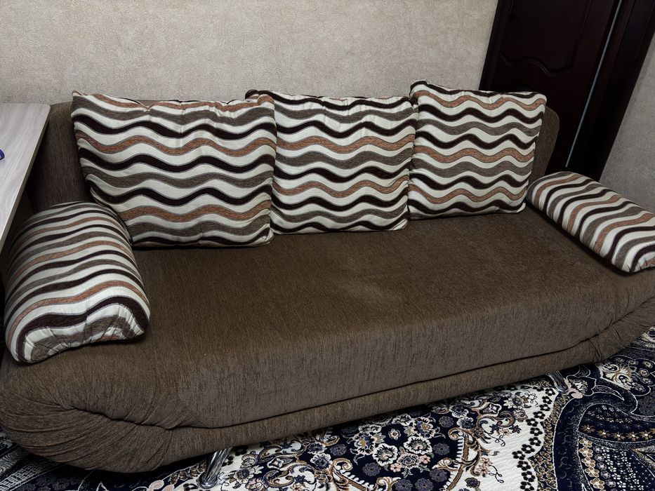 ДИВАН!!! В Хорошем состоянии!!!