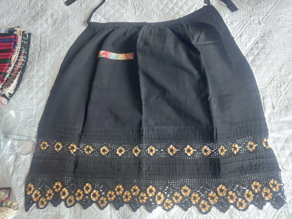 Автентични престилки за носия